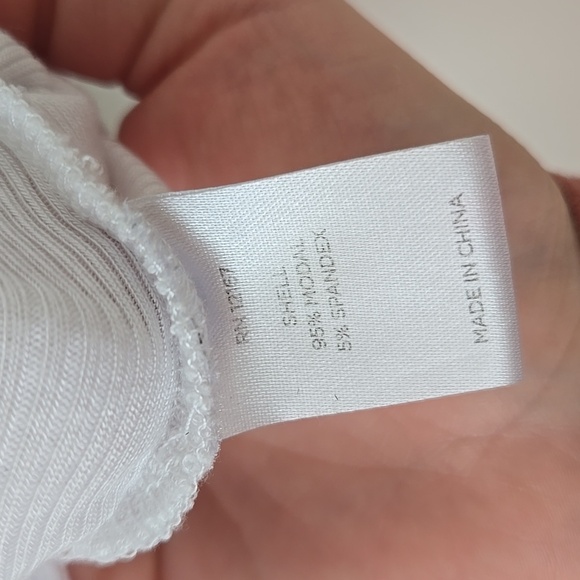 Laurie Felt White Long Sleeve V-Neck Top - Picture 4 of 5